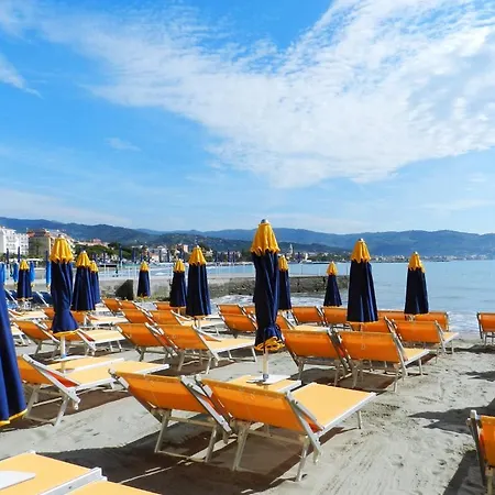 Hotel Golfo E Palme