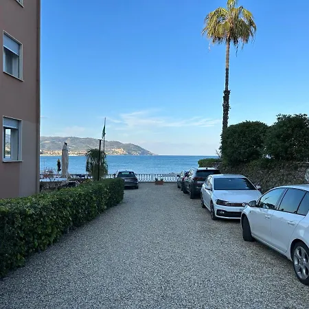 Golfo E Palme فندق دْيانو مارينا