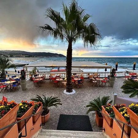 Golfo E Palme فندق دْيانو مارينا