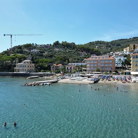 Golfo E Palme دْيانو مارينا