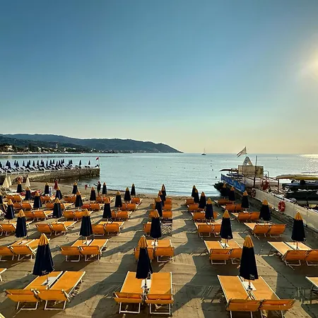 Golfo E Palme فندق