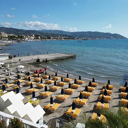 فندق Golfo E Palme 3*