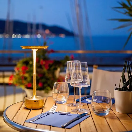 Golfo E Palme فندق