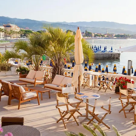Hotel Golfo E Palme