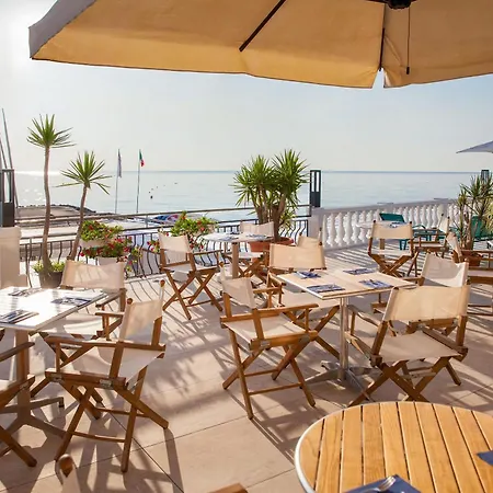 Golfo E Palme دْيانو مارينا