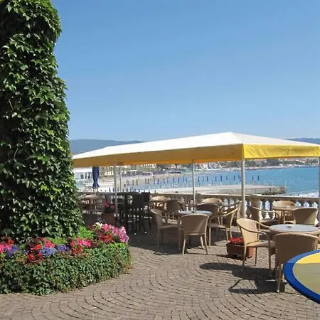 Hotel Golfo E Palme