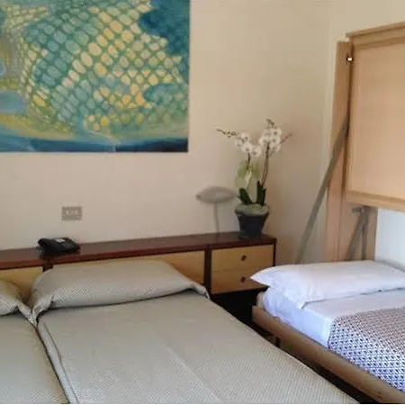 ホテル Golfo E Palme