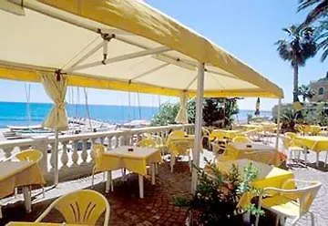 Golfo E Palme فندق دْيانو مارينا